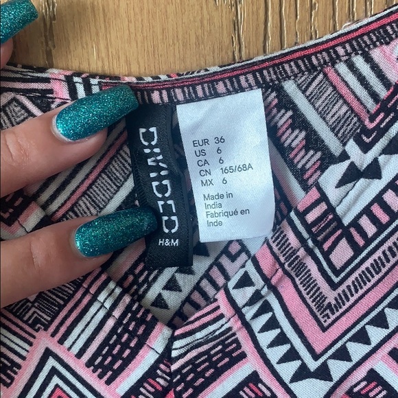 Pink romper - Picture 2 of 2